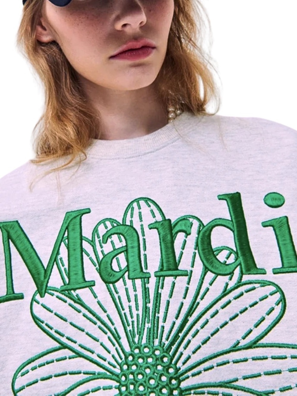 Mardi Mercredi Flower Needlework Sweatshirt Crewneck (Oatmeal Green) One Medium